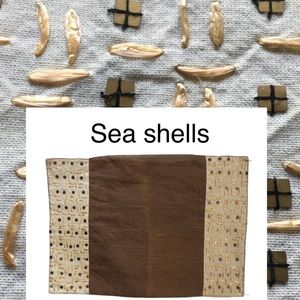 Sea Shell Finger Tip Towel 12.5” X 18”